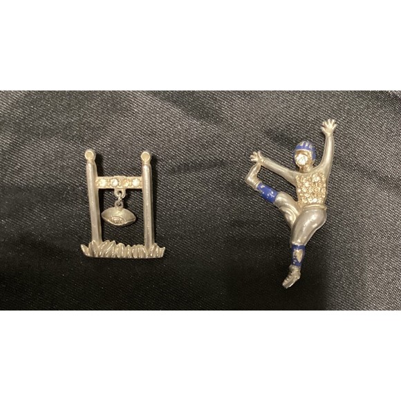 RARE Vintage Gold Tone Rhinestone Football Player Kicker Brooch Pin Set - Picture 1 of 6